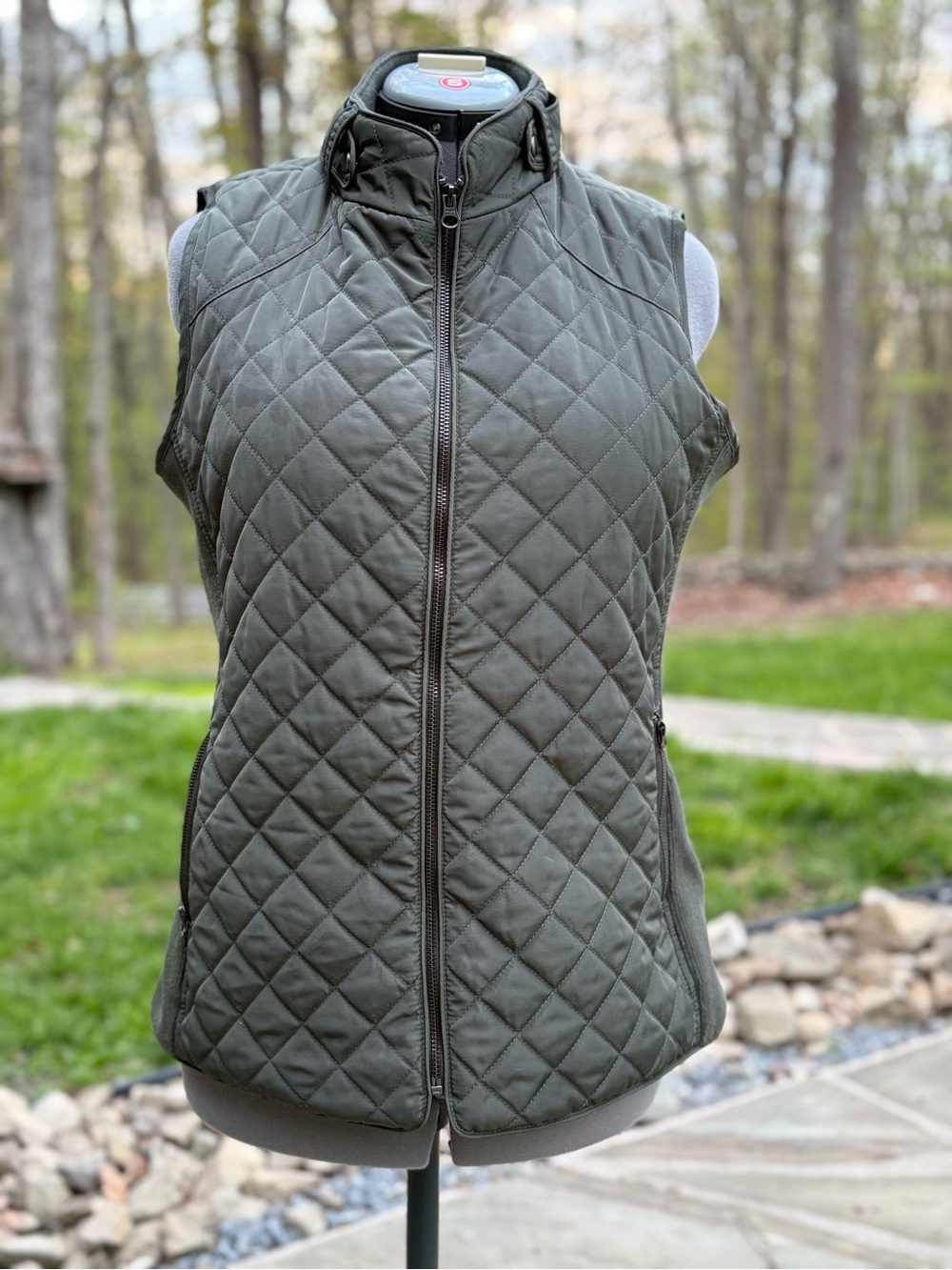 Market & Spruce Quilted Sleeveless Vest in Olive Green